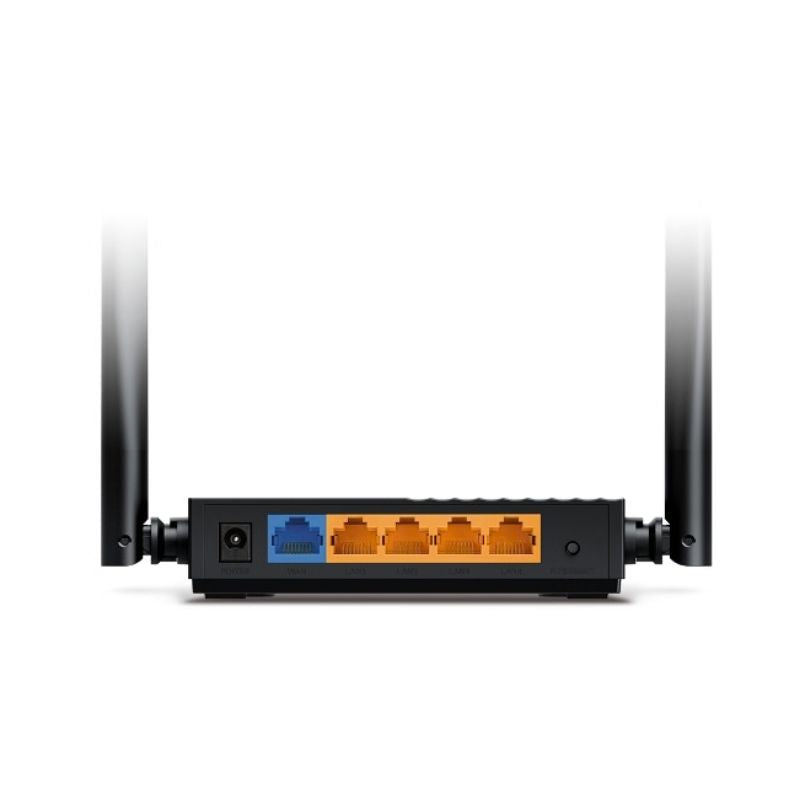 Parte trasera del router TP-Link Archer C64 con puertos Gigabit LAN y WAN